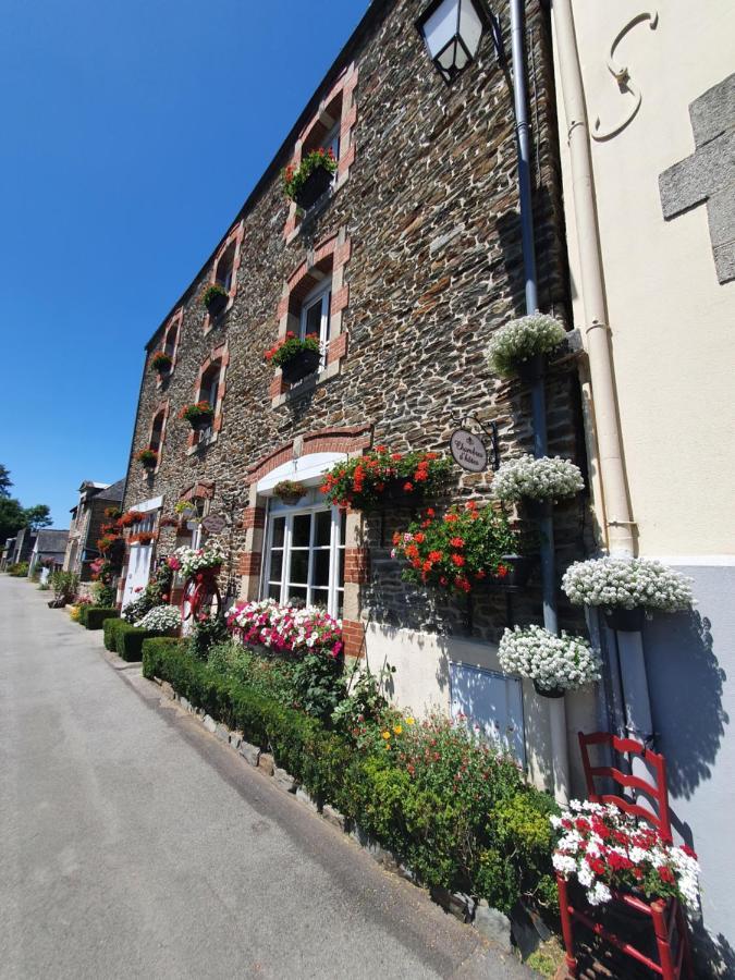Aux Lits Du Canal Josselin Exterior photo