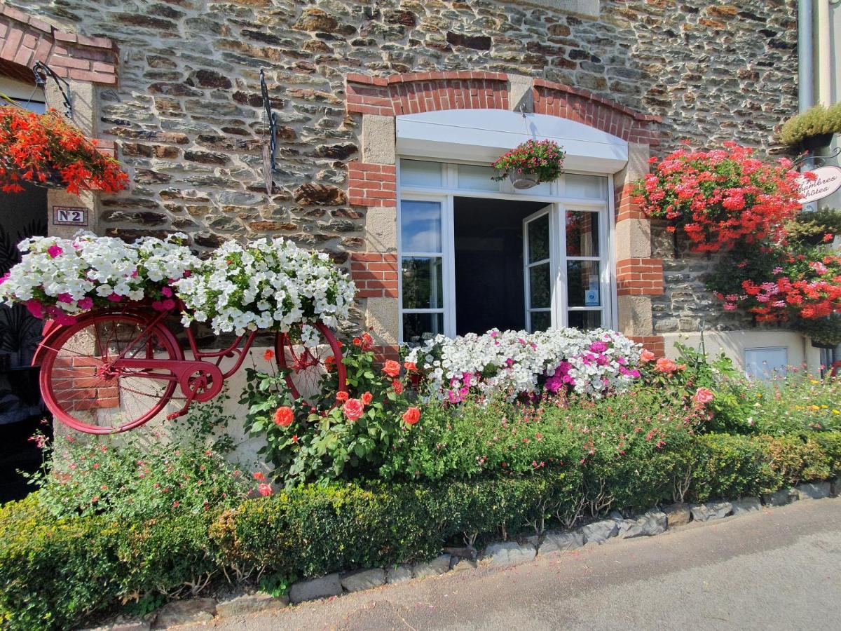 Aux Lits Du Canal Josselin Exterior photo